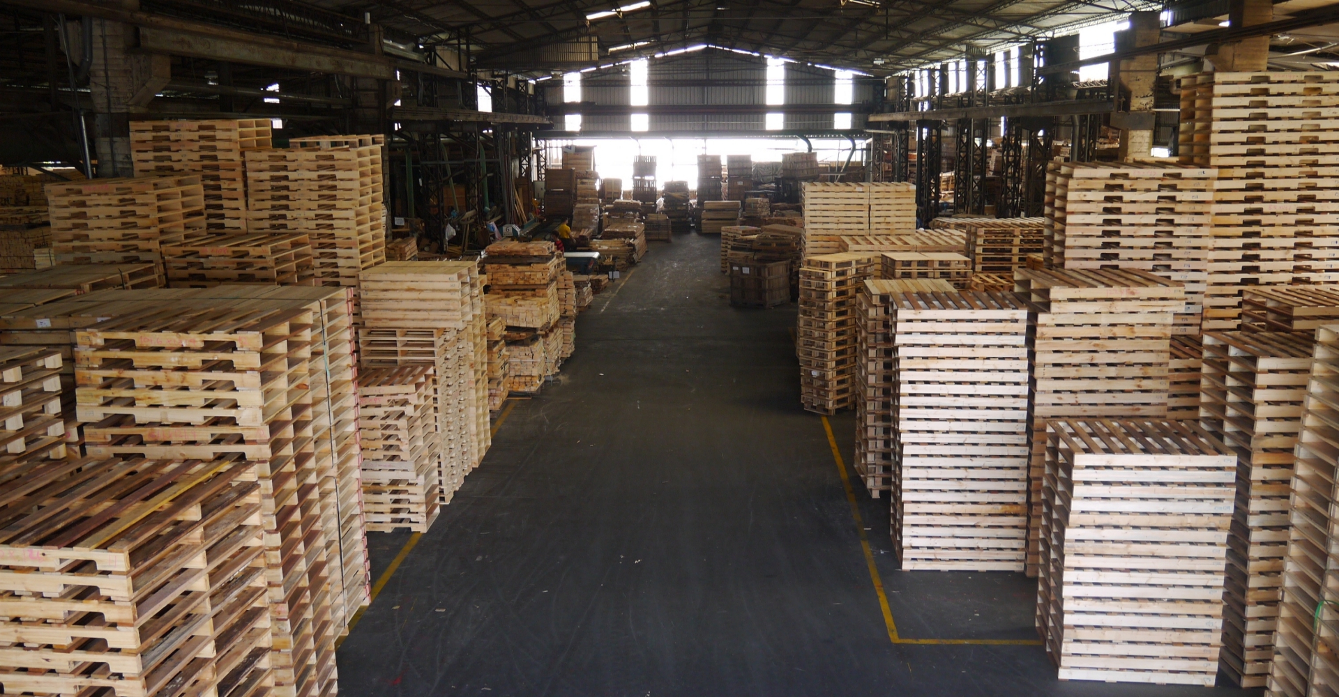 立隆木業 棧板 木箱 木製品 二手棧板 製造商